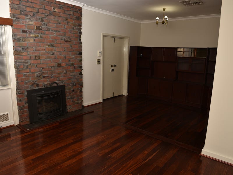 LARGE FAMILY HOME FOR RENT 8