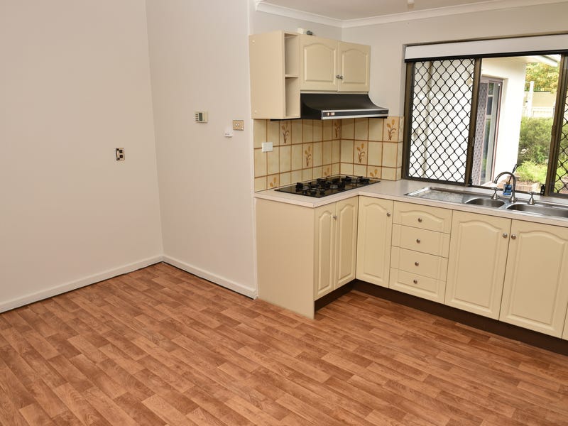 LARGE FAMILY HOME FOR RENT 10
