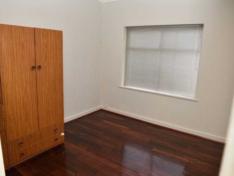 LARGE FAMILY HOME FOR RENT 14