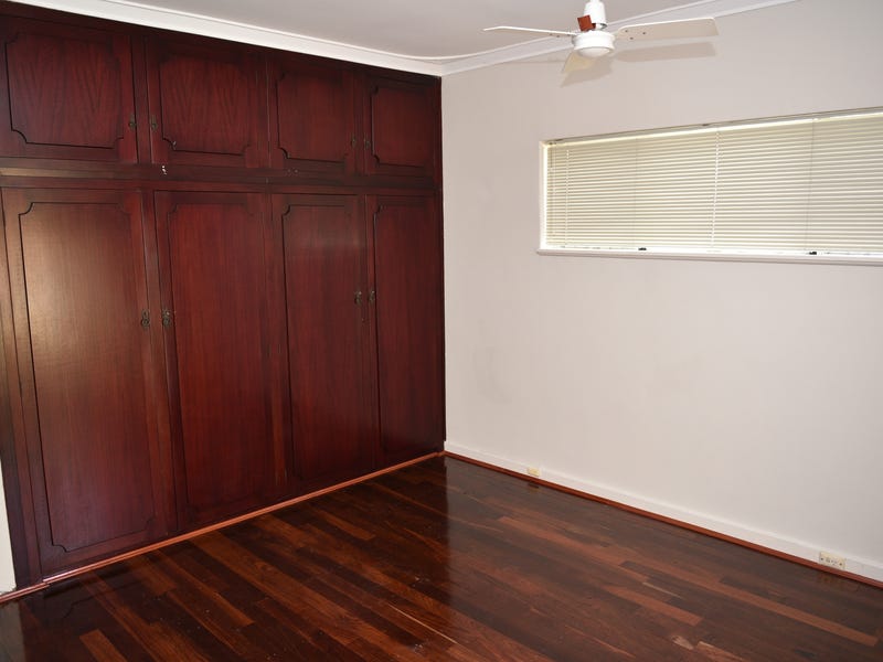 LARGE FAMILY HOME FOR RENT 17