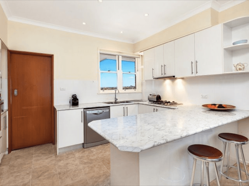 DEPOSIT TAKEN Family Home with 3