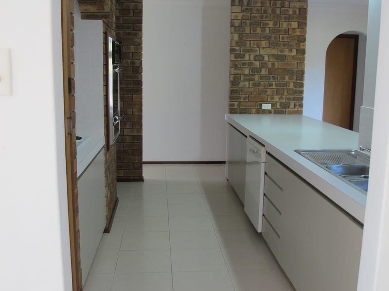 Large Family Home- Best Street 4