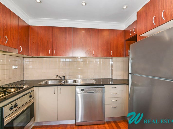 Stylishly Furnished Top-floor 1 Bedroom 5