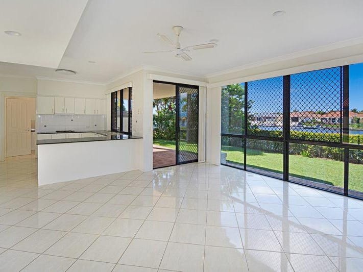 Large and Beautiful Home with 5