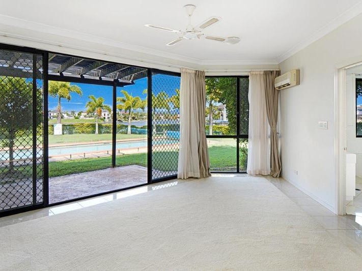Large and Beautiful Home with 9