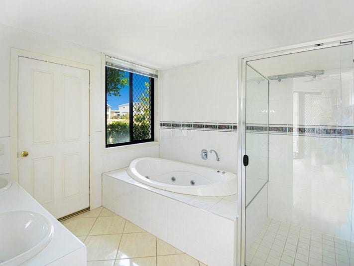 Large and Beautiful Home with 10