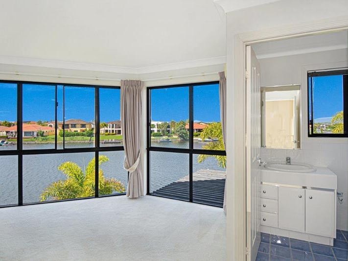 Large and Beautiful Home with 11