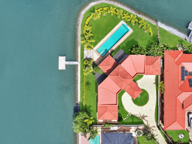 Large and Beautiful Home with 12