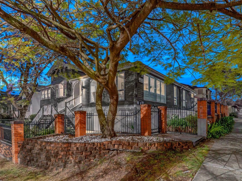 MASSIVE APARTMENT – BILLS INC. (equiv about $630pw)