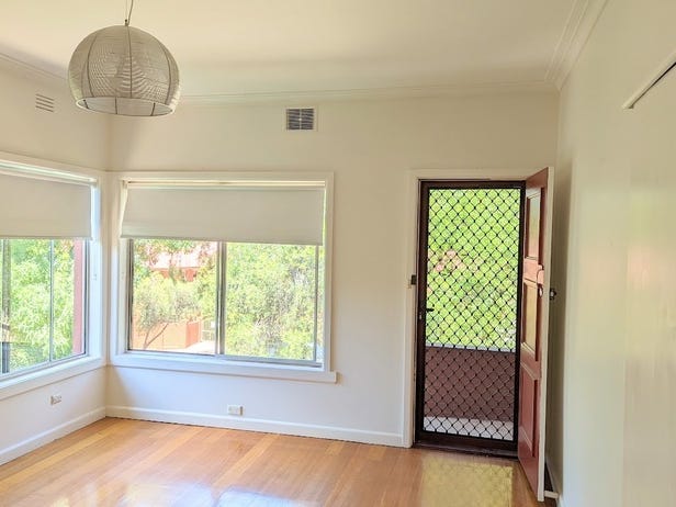 106a MacKenzie St 3