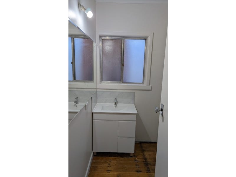 106a MacKenzie St 7