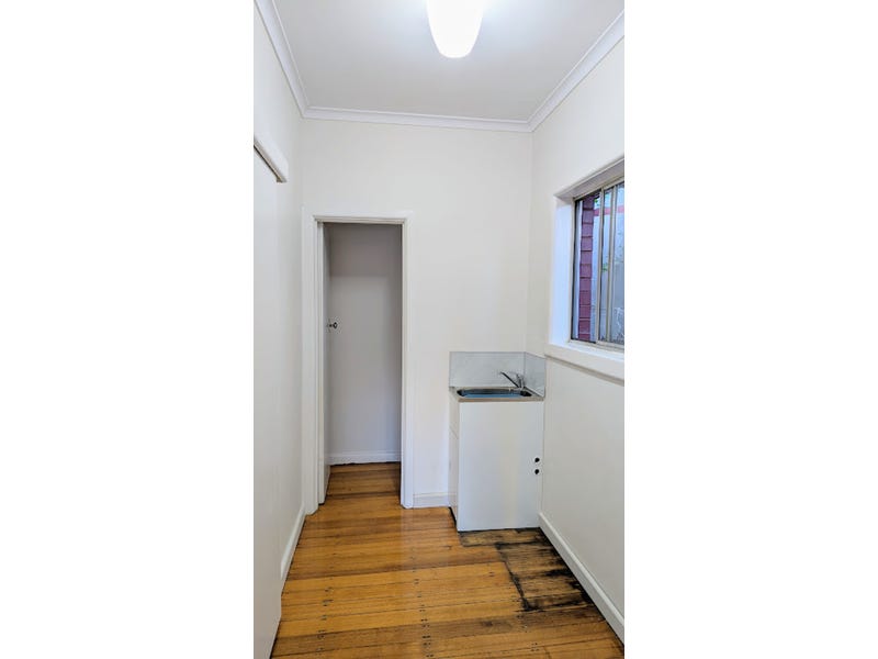 106a MacKenzie St 9