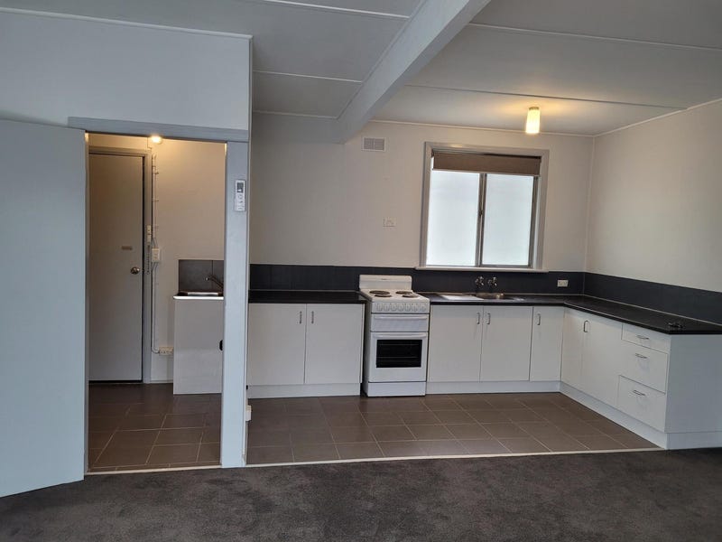 Top Floor Unit with Large 2