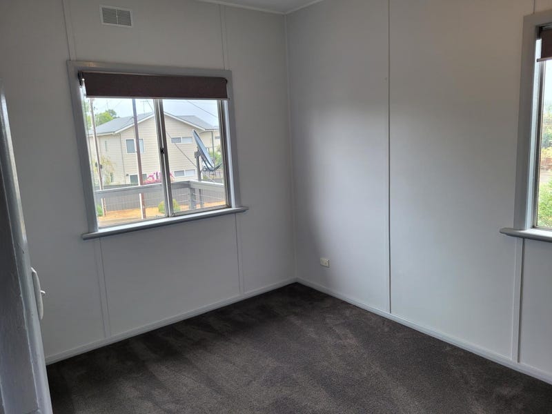 Top Floor Unit with Large 5