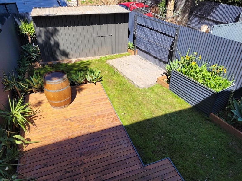 Top Floor Unit with Large 8