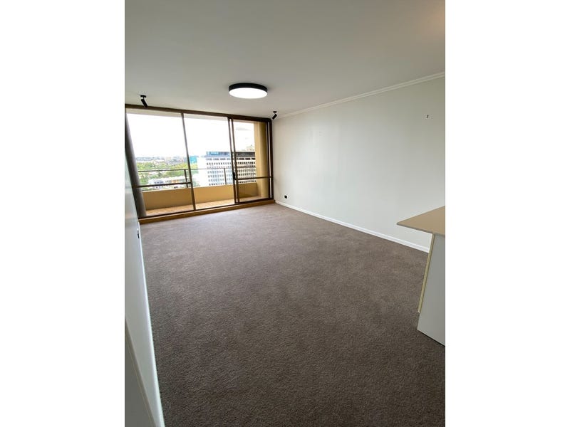 $530 per week 8
