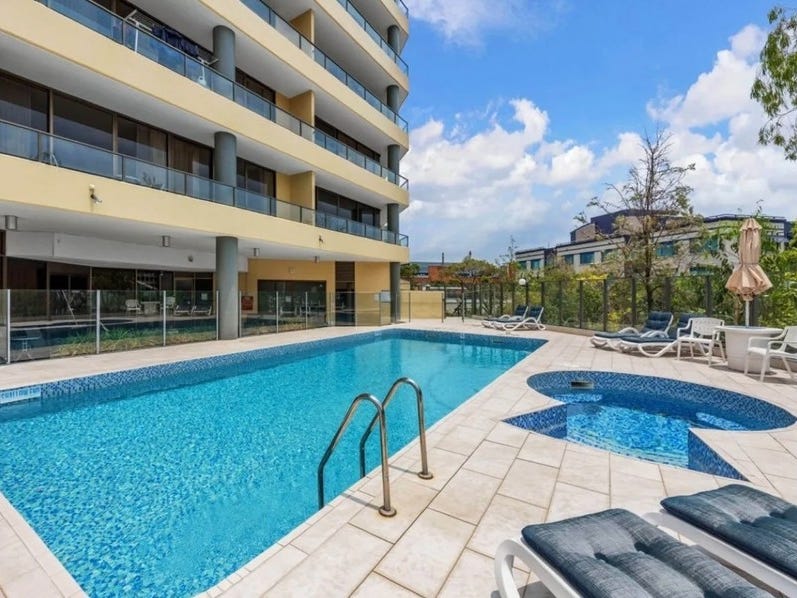 $530 per week 9