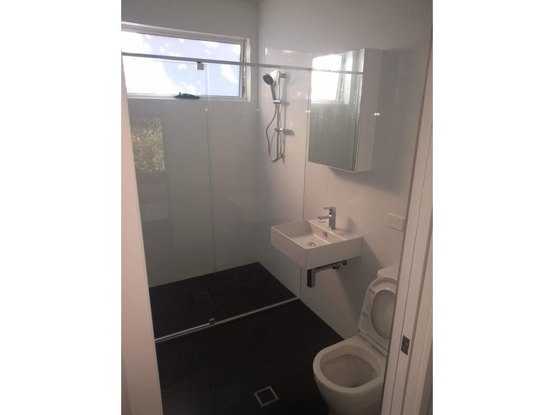 Granny Flat, Live the beach 8