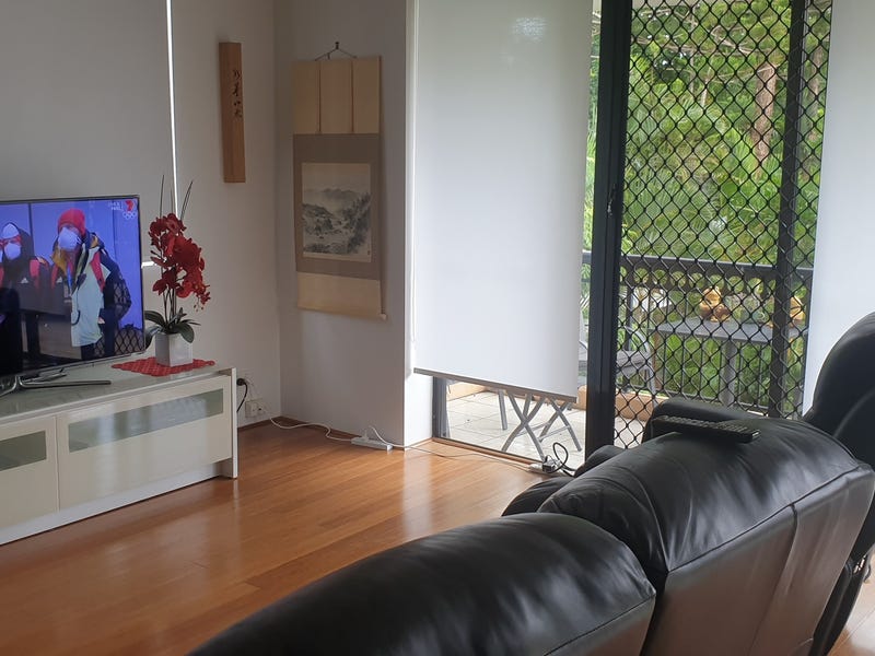 Renovated 3 bedroom apartment in 4