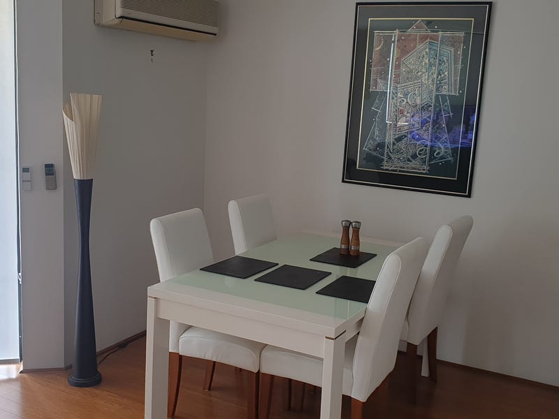 Renovated 3 bedroom apartment in 5