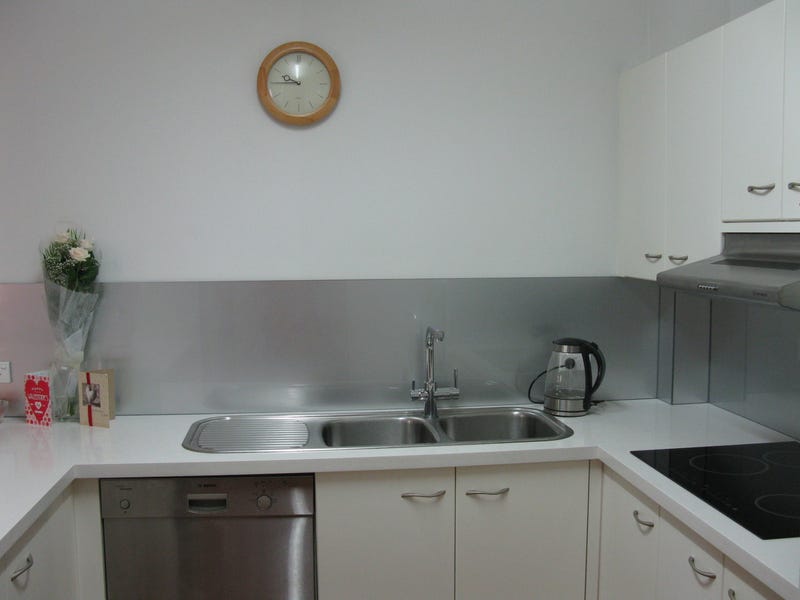 Renovated 3 bedroom apartment in 8