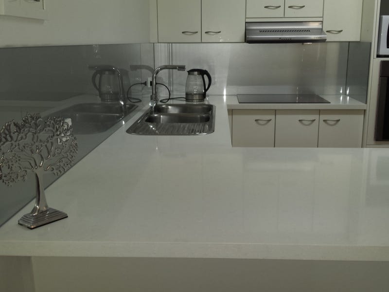 Renovated 3 bedroom apartment in 11