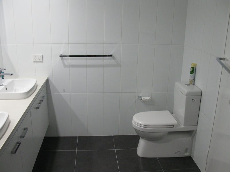 Renovated 3 bedroom apartment in 14