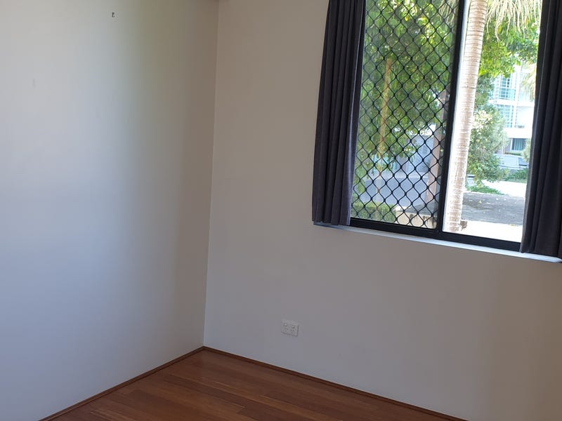 Renovated 3 bedroom apartment in 24