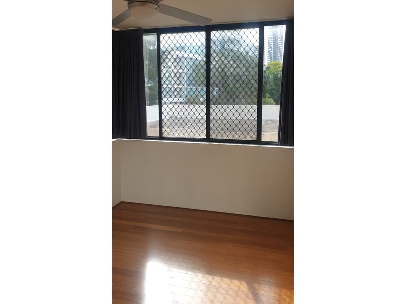 Renovated 3 bedroom apartment in 27