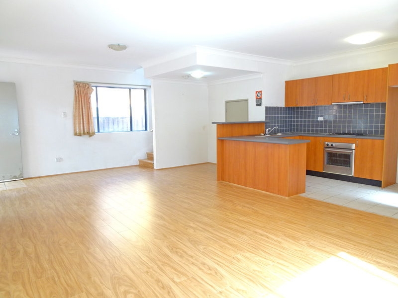 North-facing Boutique Townhouse with Only Minutes Walk to Maroubra Beach!