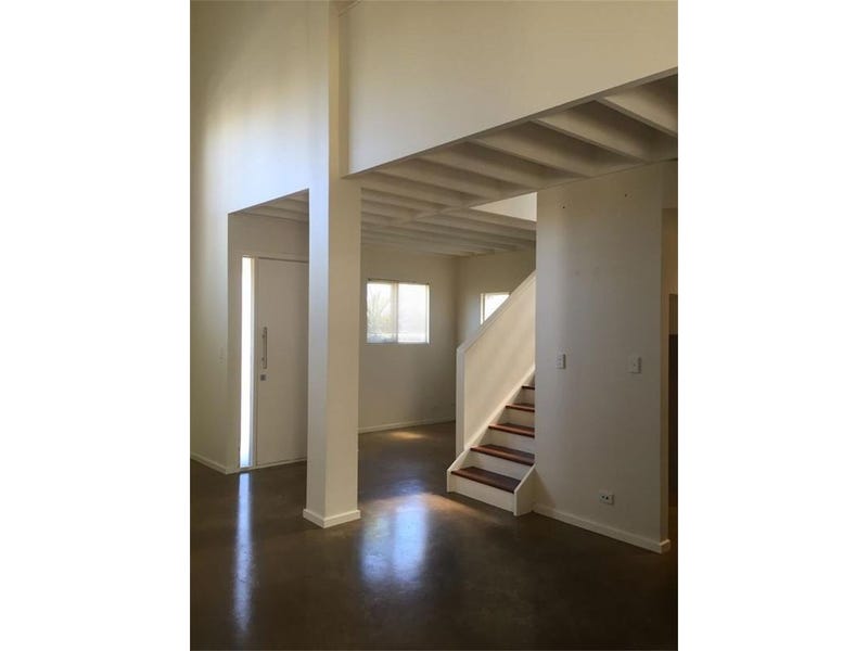 House for Rent in Mawson 5