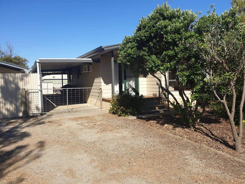 Neat, Clean Low Maintance Beachside 7