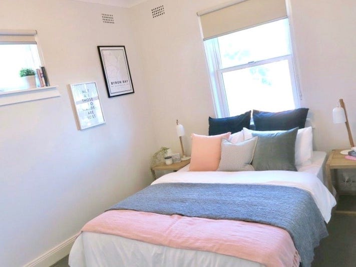 Spacious 1 BR Top-Floor Apartment 4