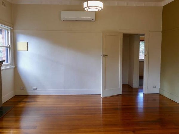 ART DECO CHARM IN QUIET 5