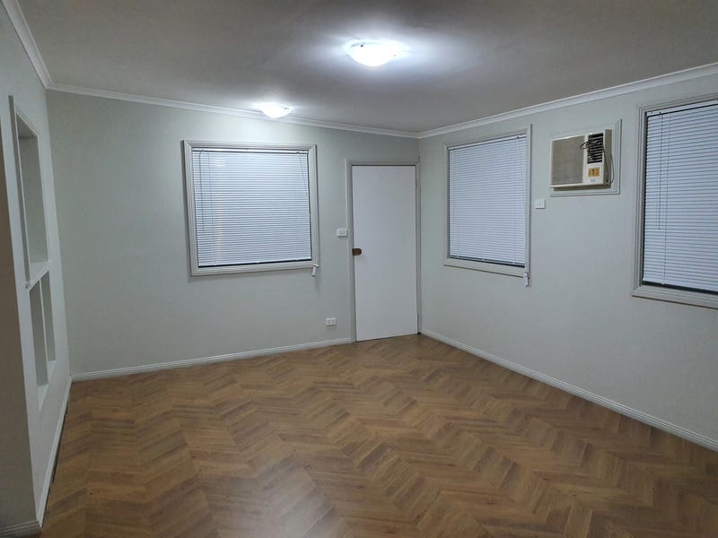 Generous 1 Bedroom unit 4