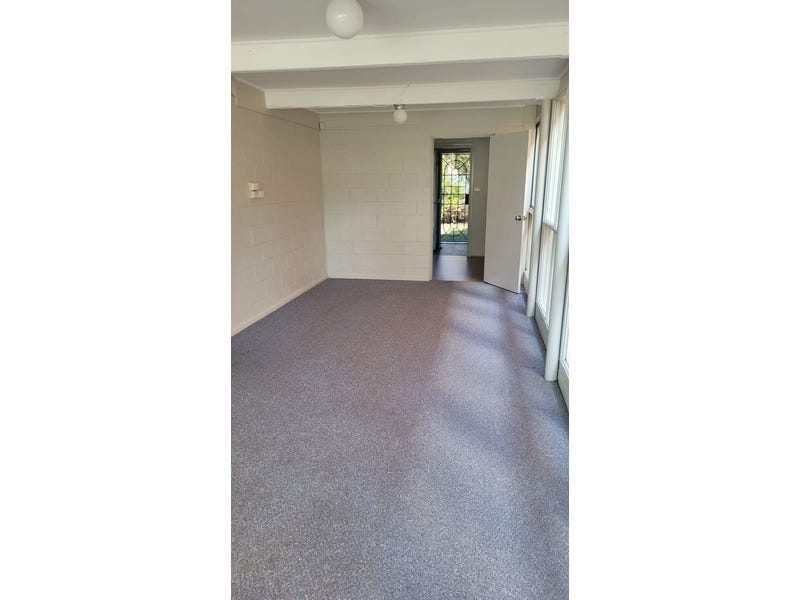 Generous 1 Bedroom unit 7