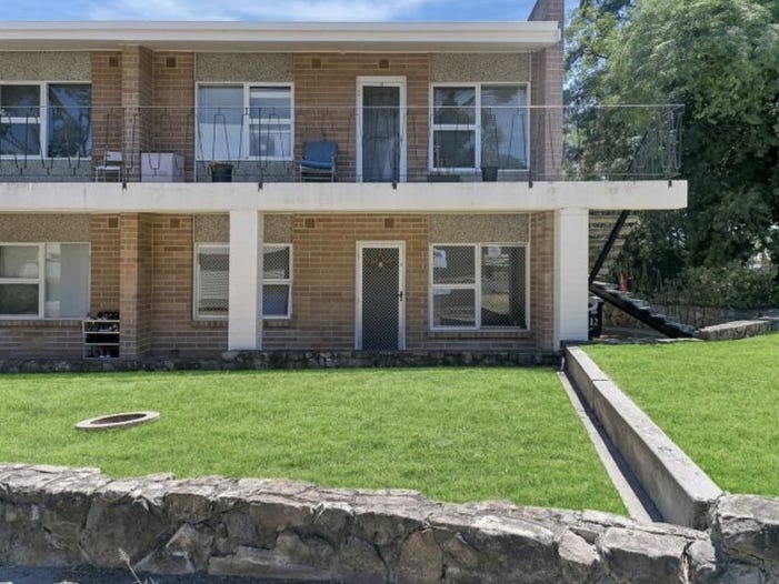 Super convenient location with affordable price unit in Glenside