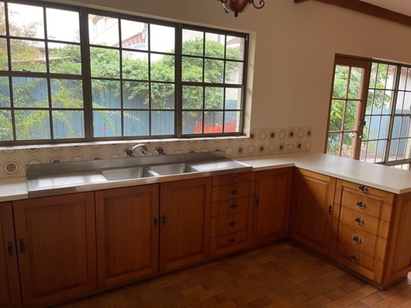 Large Family Home in Cottesloe 6