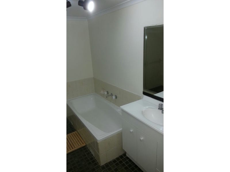 F/Furnished 2 Bedroom Unit close 11