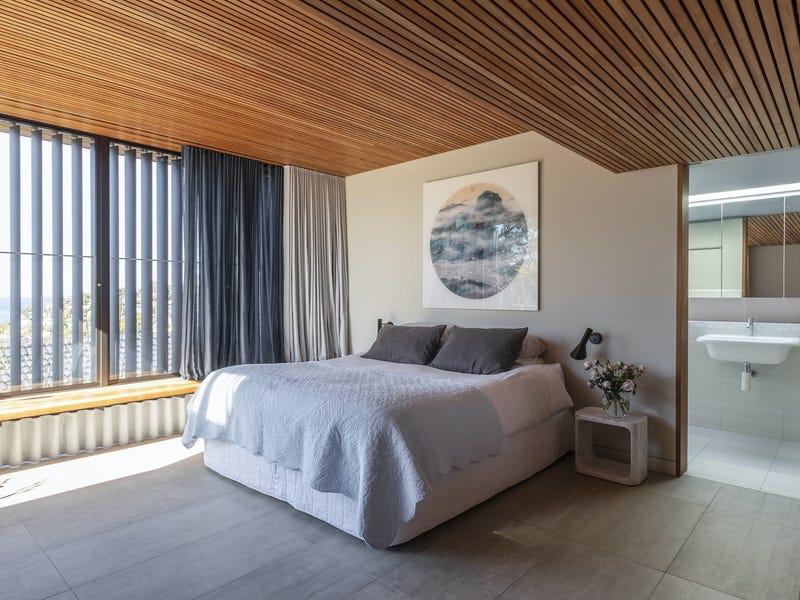 Fully furnished house available 3,6,12 21