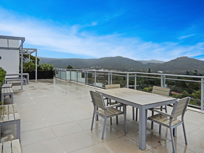 MODER PARTIALLY FURNISHED 3 BEDROOM 5
