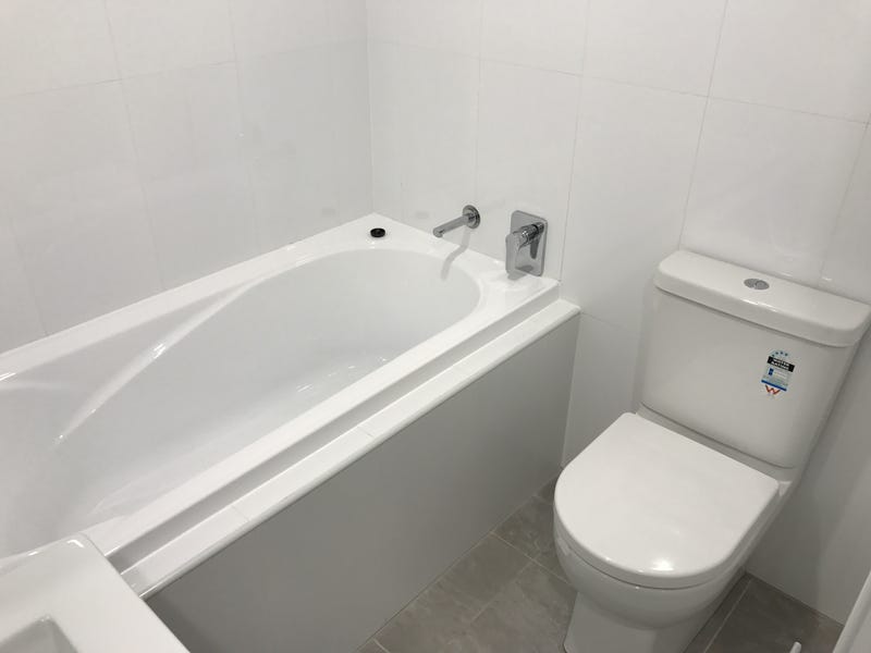 MODER PARTIALLY FURNISHED 3 BEDROOM 7
