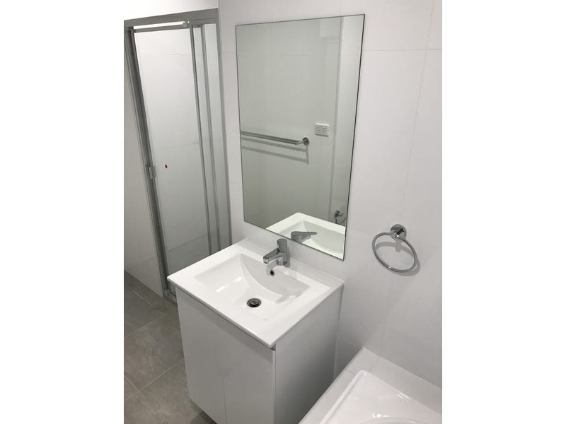 MODER PARTIALLY FURNISHED 3 BEDROOM 8
