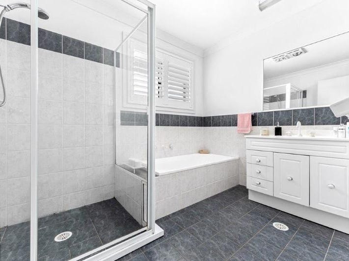 “PERFECT FAMILY HOME IN GLEN 8