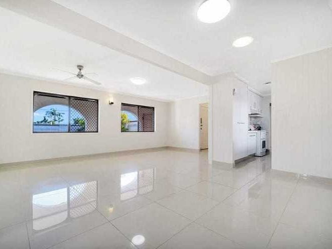 SUPERBLY CONVENIENT WITH FUNCTIONAL OFFICE/GRANNY 4
