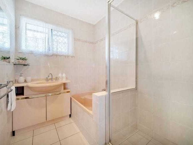 SUPERBLY CONVENIENT WITH FUNCTIONAL OFFICE/GRANNY 8