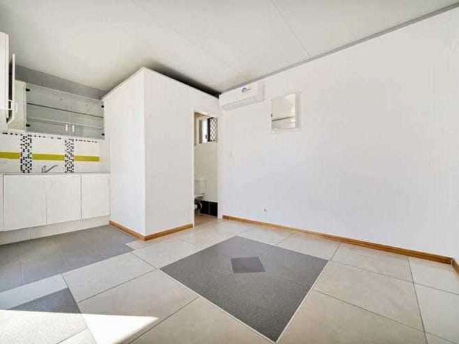 SUPERBLY CONVENIENT WITH FUNCTIONAL OFFICE/GRANNY 20