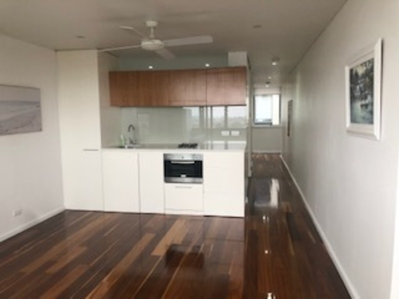 Quiet and Modern 2 Bedroom 10