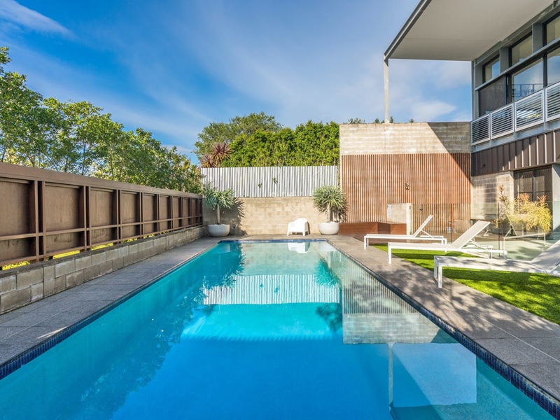 Fully furnished house available 3,6 7