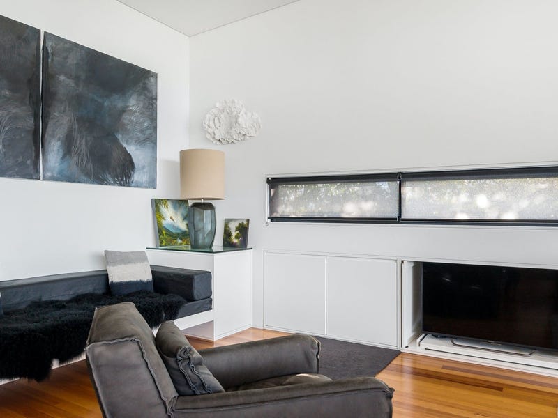 Fully furnished house available 3,6 20